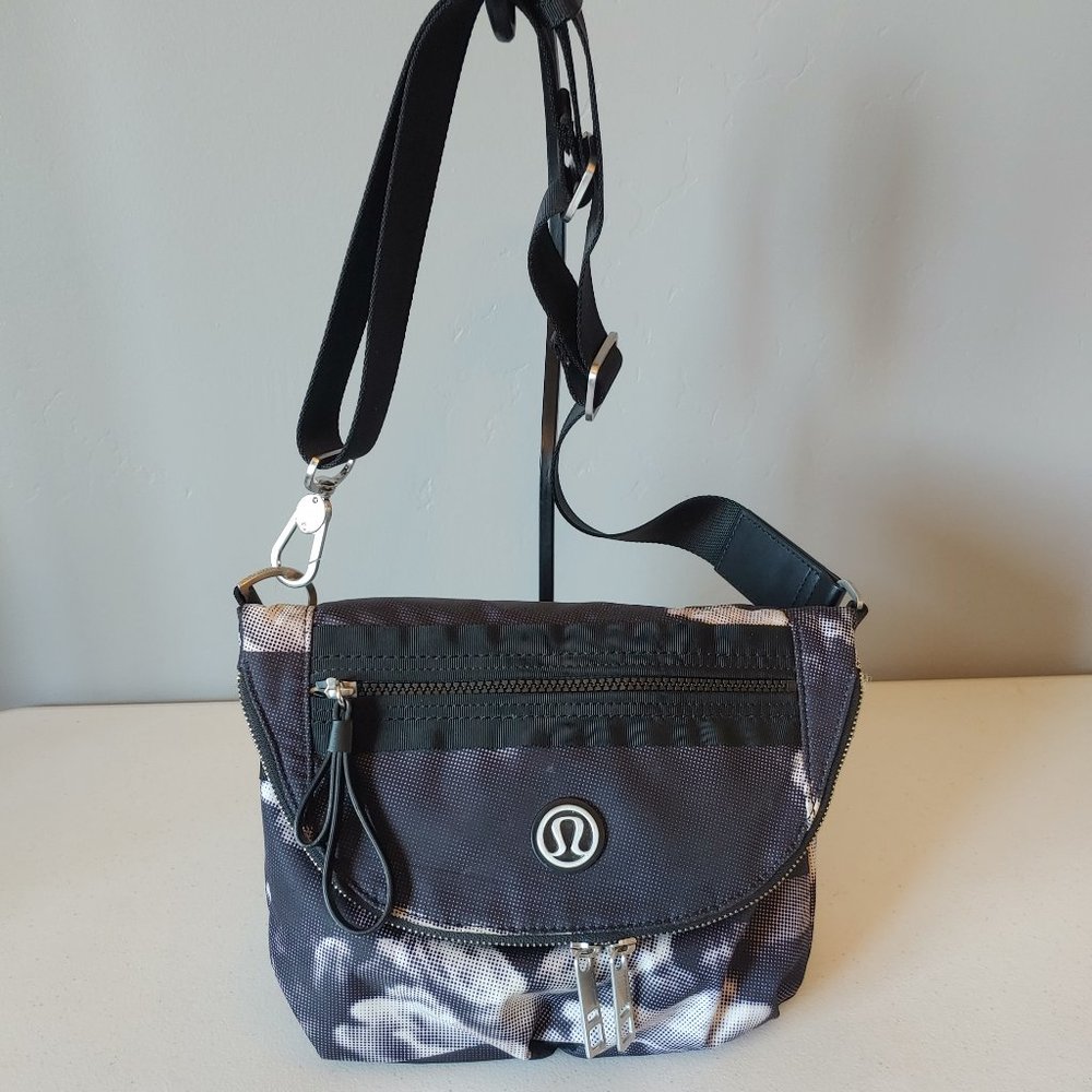 Lululemon Festival Bag